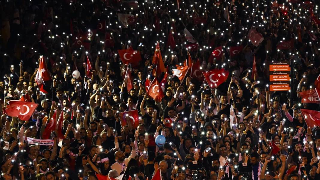 Sonar'dan dikkat çeken seçim anketi: İkinci parti zirvedeki partiyi 5 puan ile geçti 2