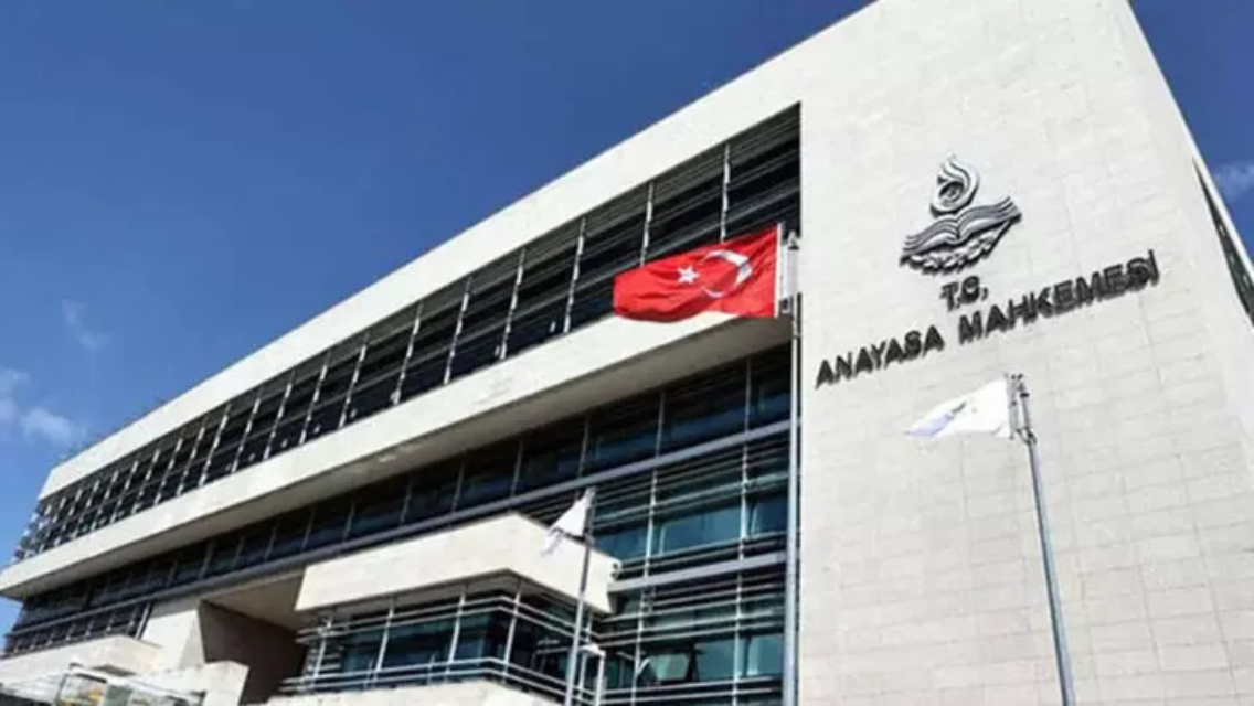 Müdürünü eleştirdi diye işten atılmıştı, AYM ihlal saydı