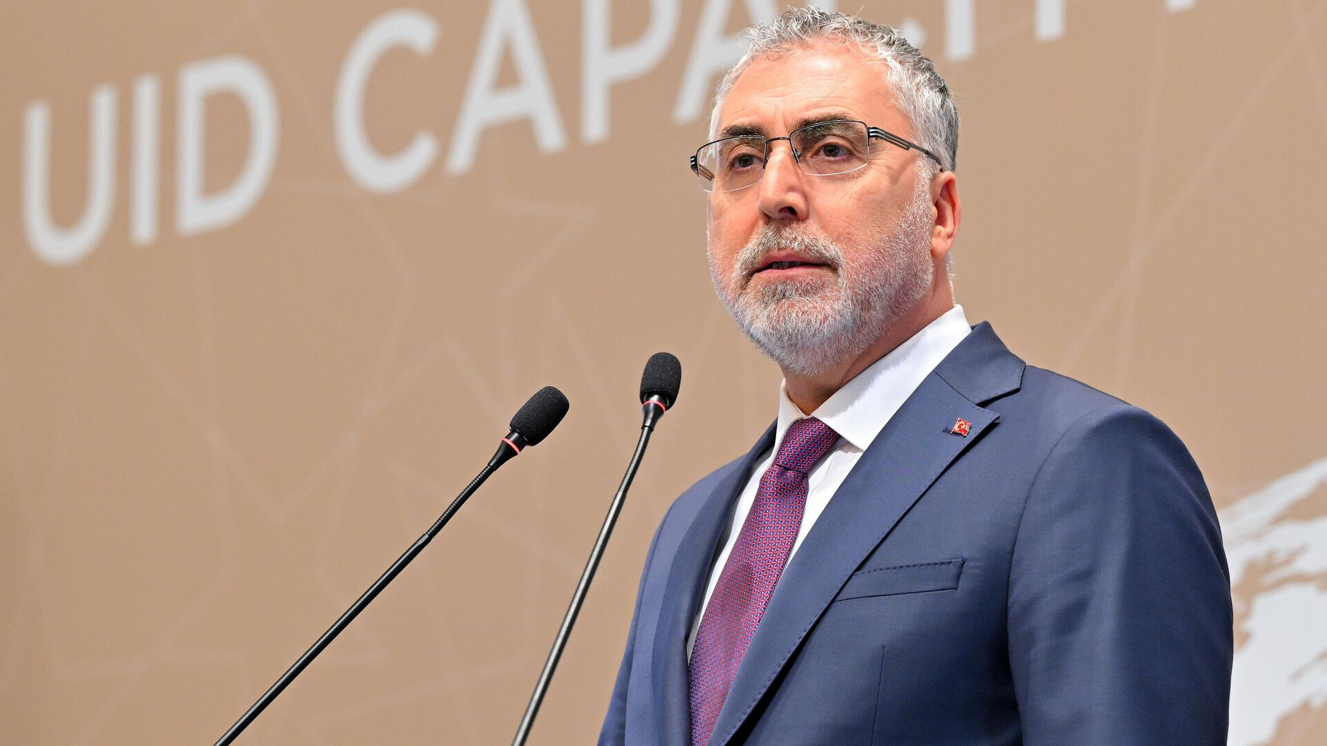 Milyonlarca yurttaşın gözü o rakamda: Bakan Işıkhan’dan asgari ücret açıklaması