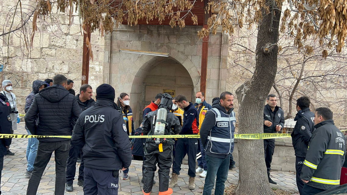Hamamda bulunan sobadan sızan gazdan zehirlenen iki kişi öldü
