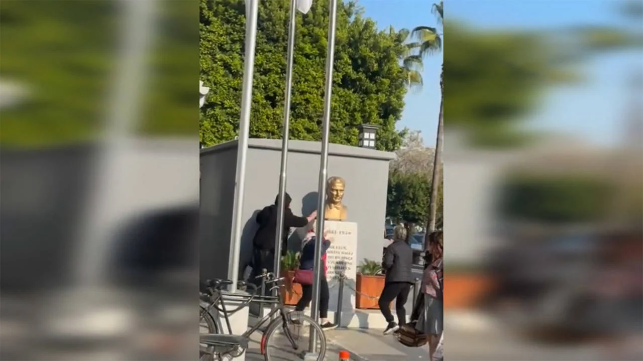 Mersin’de Atatürk büstüne zarar vermişti: O şahıs gözaltına alındı