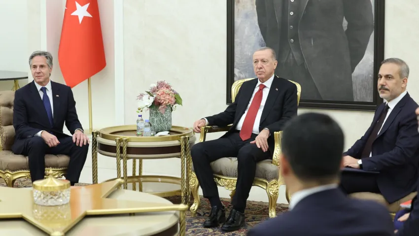 Erdoğan ve Blinken  Esenboğa Havalimanı'ndaki VIP odasındaki görüştü