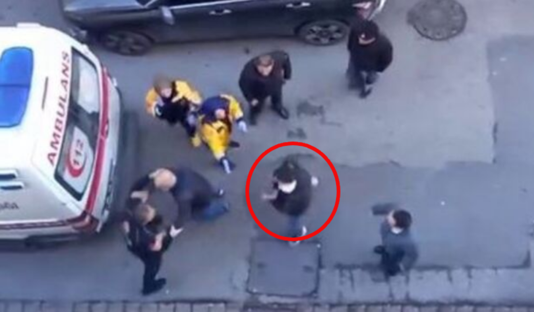 Vakaya giden ambulans şoförüne saldırı: Önünü kesip dövdü