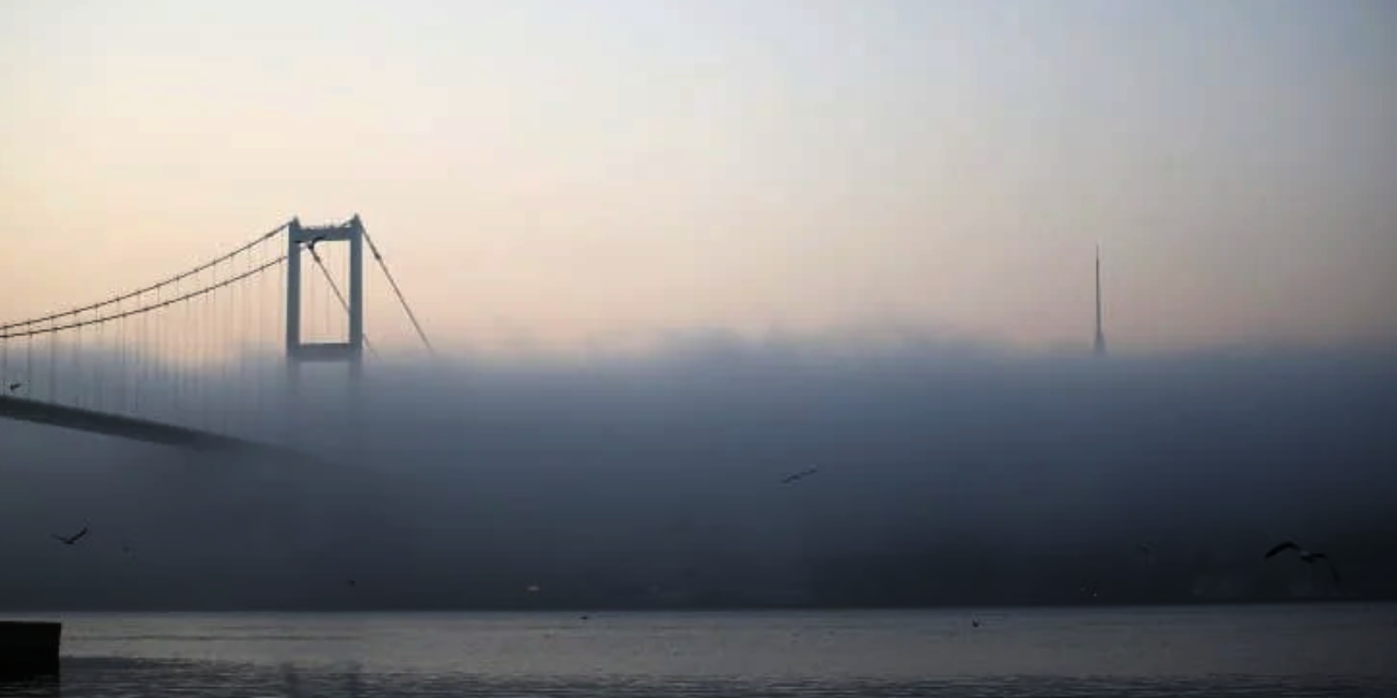 İstanbul Boğazı’nda gemi trafiği askıya alındı: Vapur seferlerinde aksama