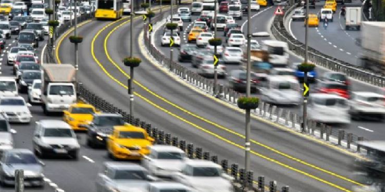 İBB verileri paylaştı: İstanbul trafiğinde hafta başı yoğunluğu