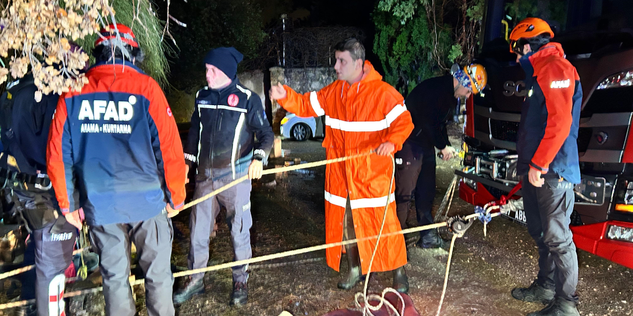 Antalya’da denize uçan otomobil için arama başlatıldı