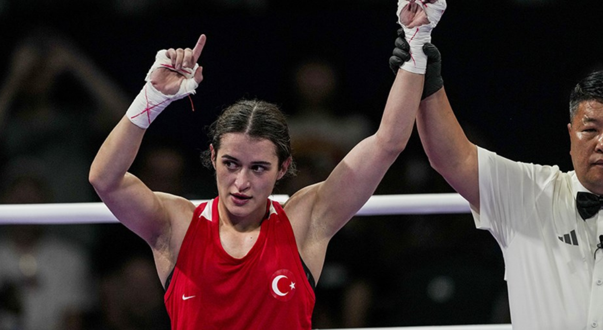 Esra Yıldız Kahraman, Brezilyalı rakibini yenerek yarı finale yükseldi!