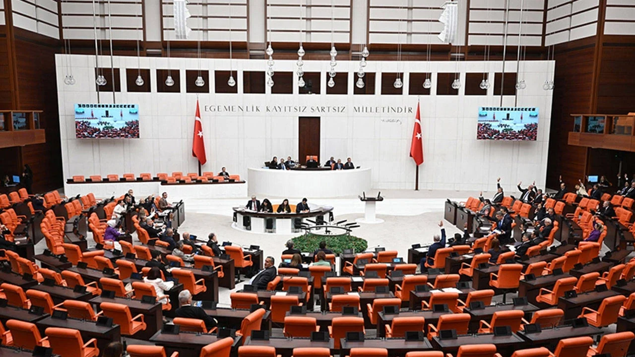 TBMM'deki milletvekili sayısı 592'ye düştü