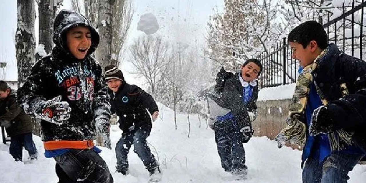 İstanbul'da kar alarmı: Hangi ilçelerde okullar tatil edildi?