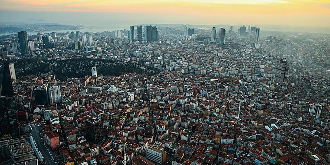 İstanbul sallanmaya devam ediyor: Bir deprem daha!