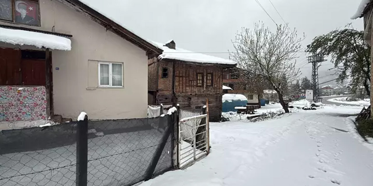 Bartın'da kar yağışı nedeniyle 28 köy yolu ulaşıma kapandı