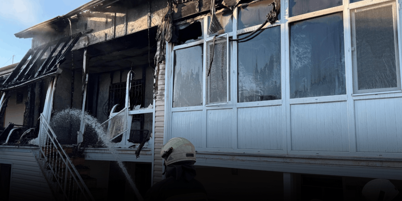 Boşandığı eşine dehşeti yaşattı: Önce darp etti sonra evi ateşe verdi
