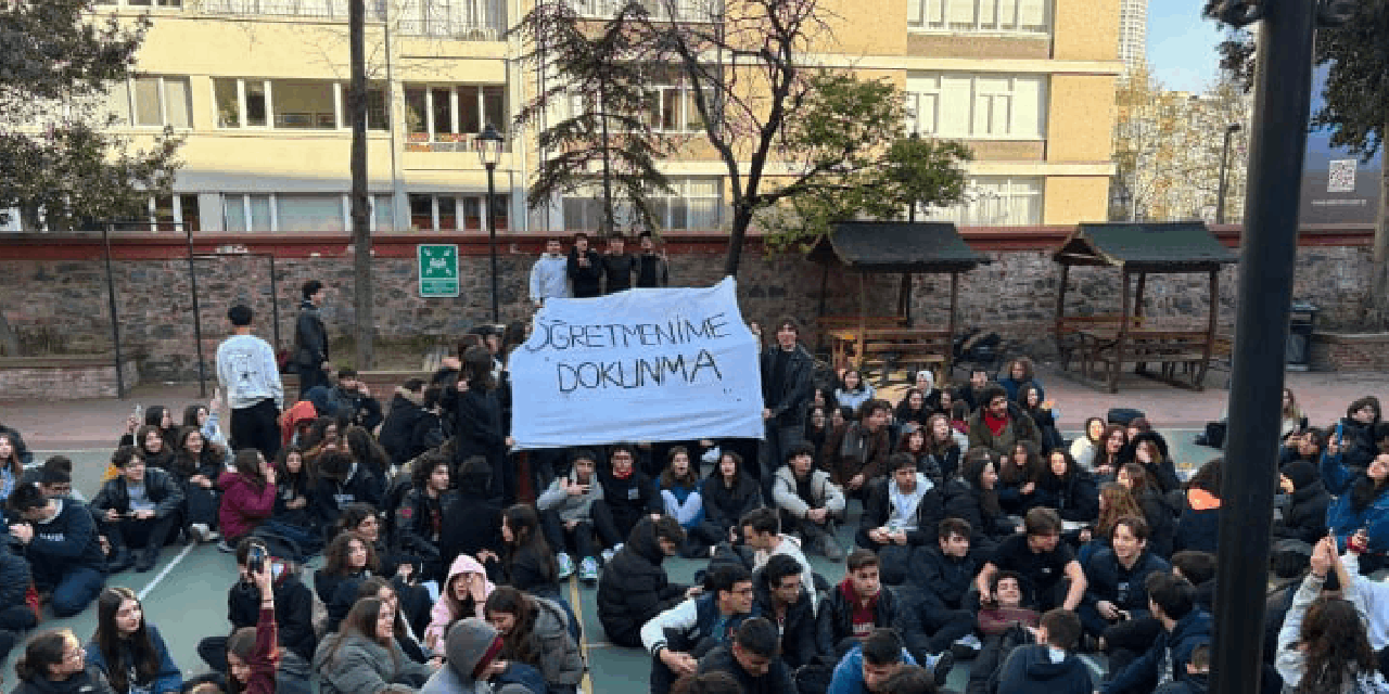 “Öğretmenime dokunma” diyen liseliler bugün de ayakta