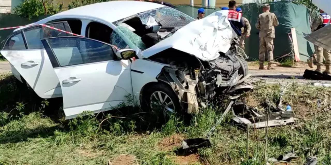 Şanlıurfa'da feci kaza! 2 otomobil çarpıştı: 3 ölü, 2 yaralı