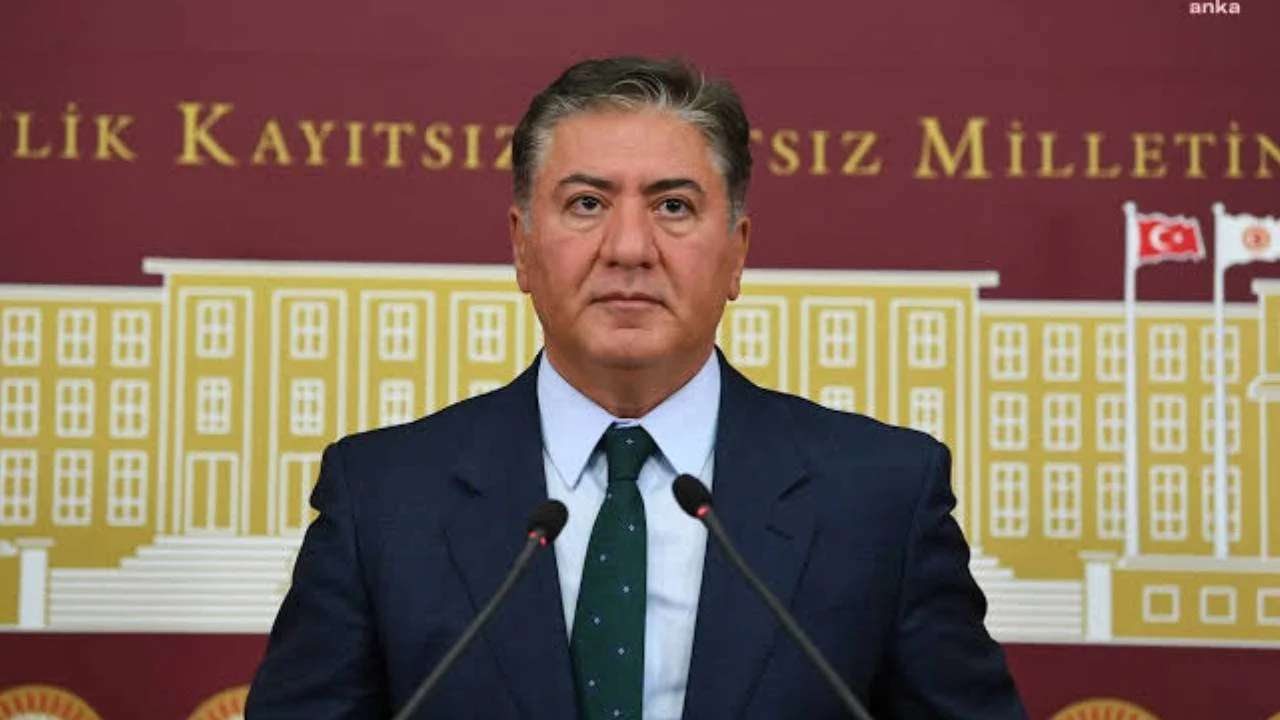 CHP'li Emir'den Bakan Fidan'a: Kıbrıs adım adım giderken gıkını çıkartmıyor
