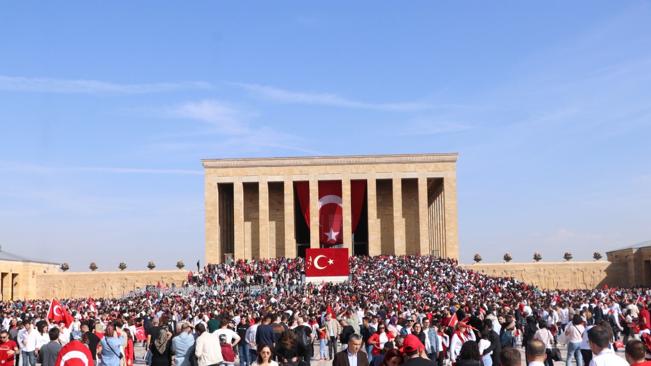 Devlet erkanından Anıtkabir'e 23 Nisan ziyareti: "Millet iradesine bağlılığımızı bir kere daha teyit ediyoruz"