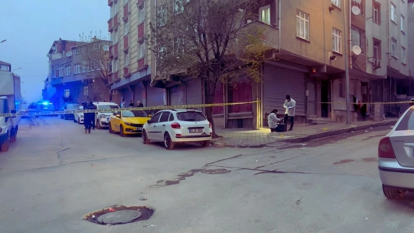 Deprem korkusuyla dışarı çıkan çocuk kurşunların hedefi oldu