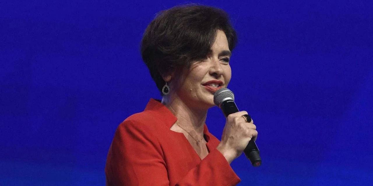 Gazeteci Özlem Gürses'in yargılandığı davada karar: 1 yıl 3 ay hapis cezası!