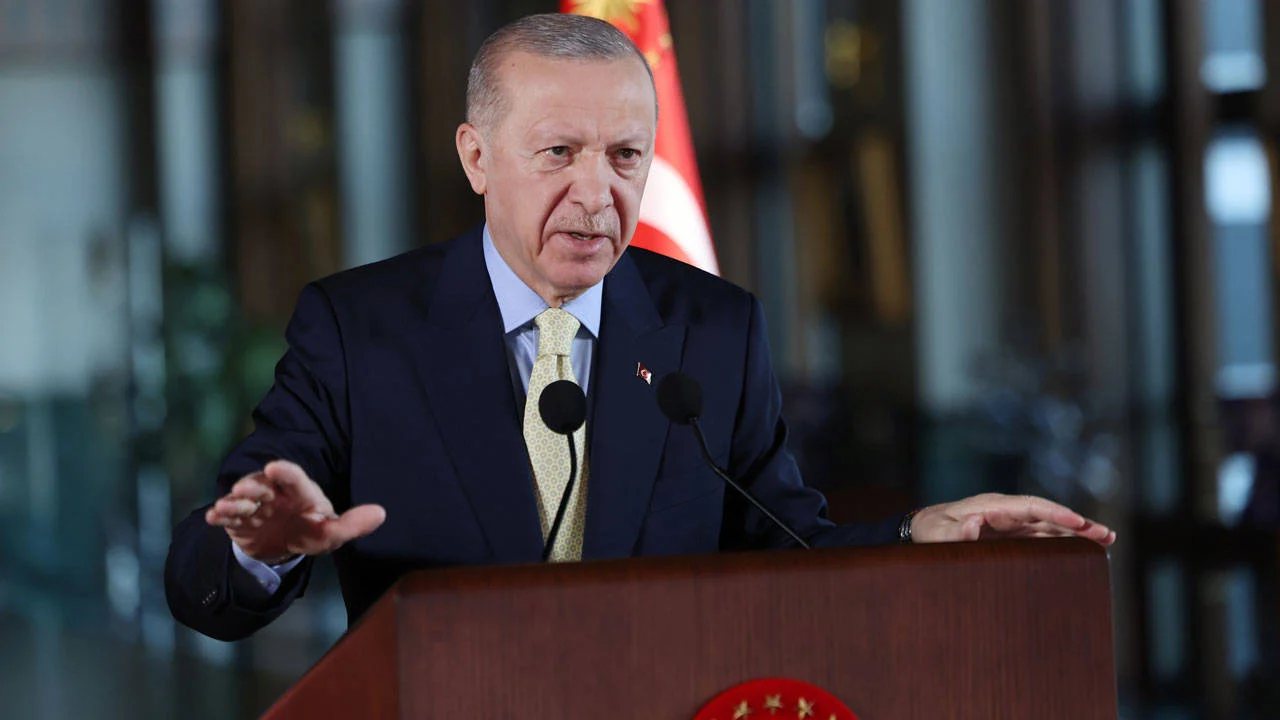 Erdoğan'dan deprem açıklaması: Siyasete alet edilmemeli
