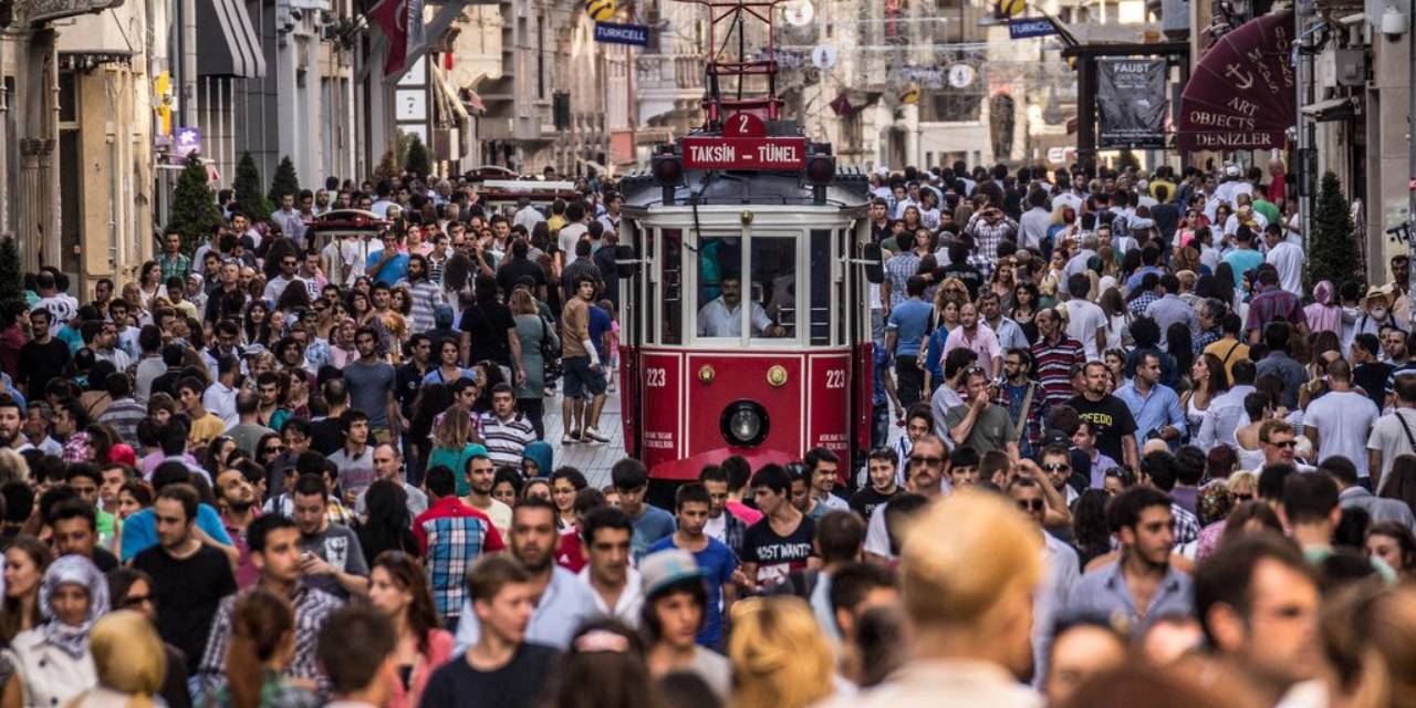 Ekonomi yönetimine güven azaldı: AKP ve MHP tabanında memnuniyetsizlik