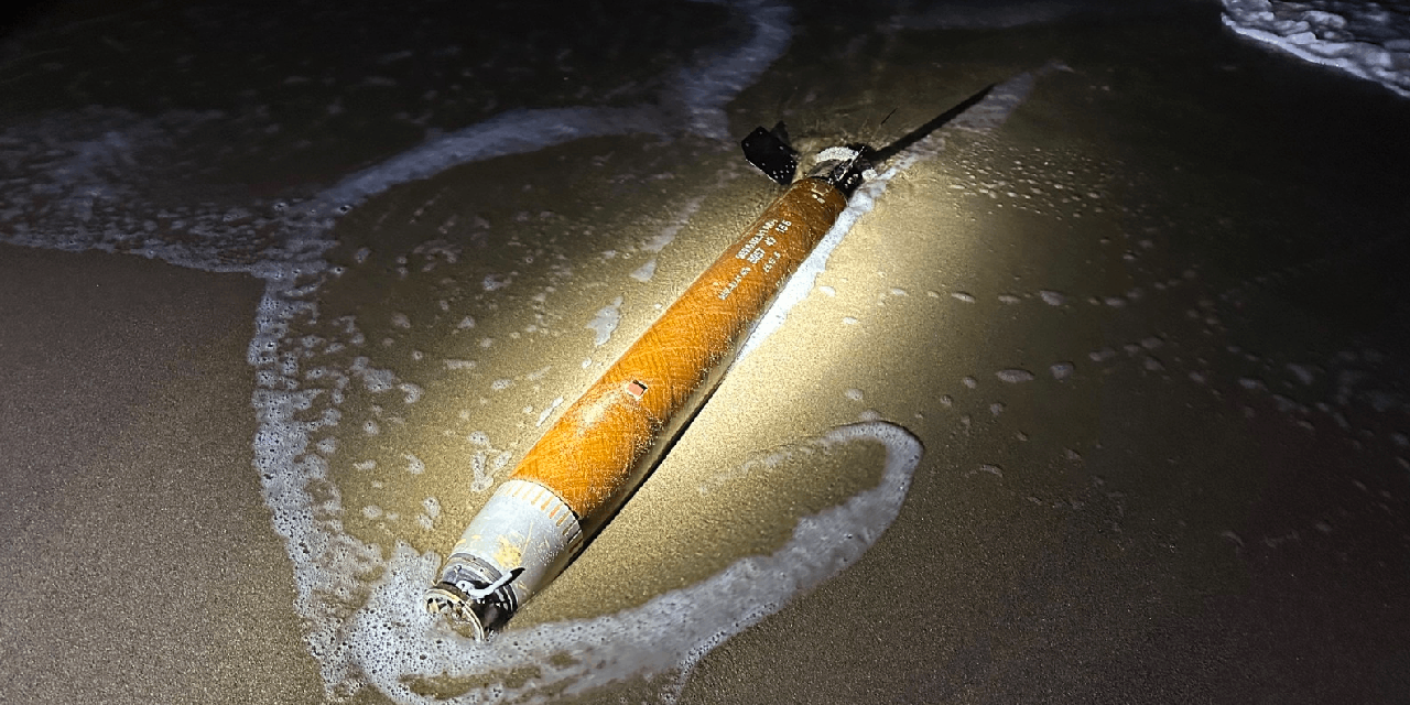 Sahilde uçaksavar füzesi roket taşıma motoru bulundu