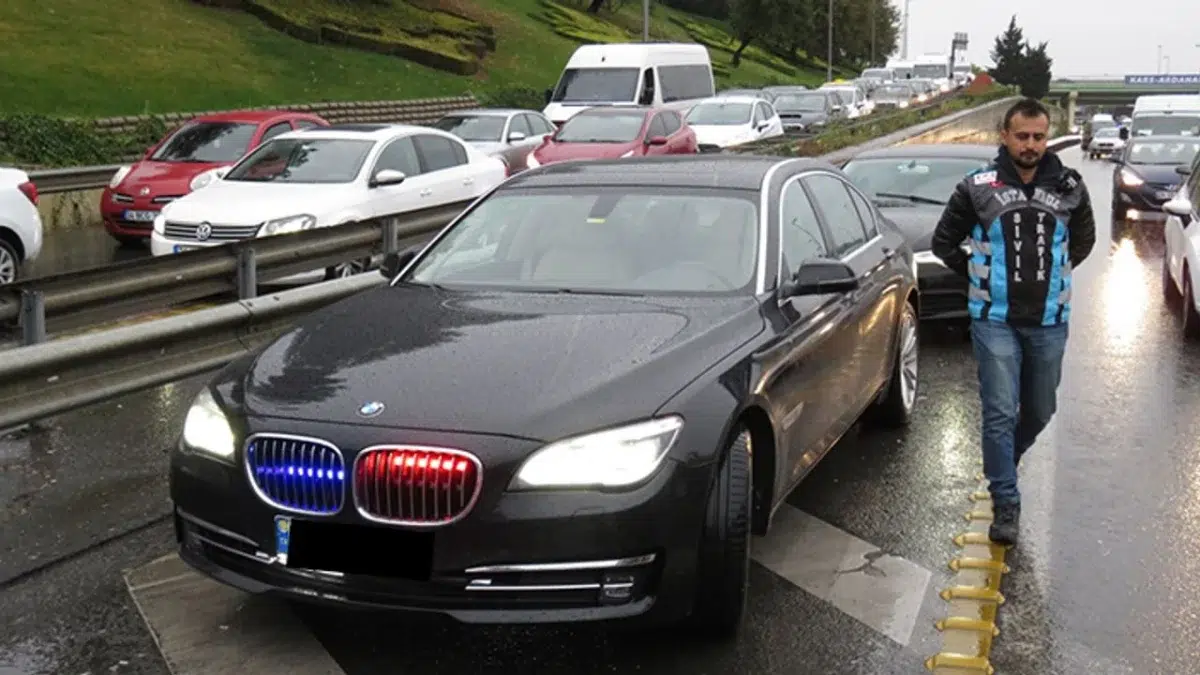 Polis ve jandarmadan çakar denetimi: Bir haftada onlarca sürücüye ceza yağdı