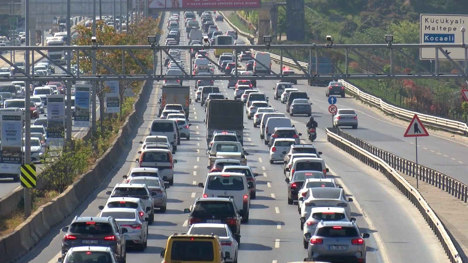 İstanbul'da haftanın ilk gününde trafik yoğunluğu