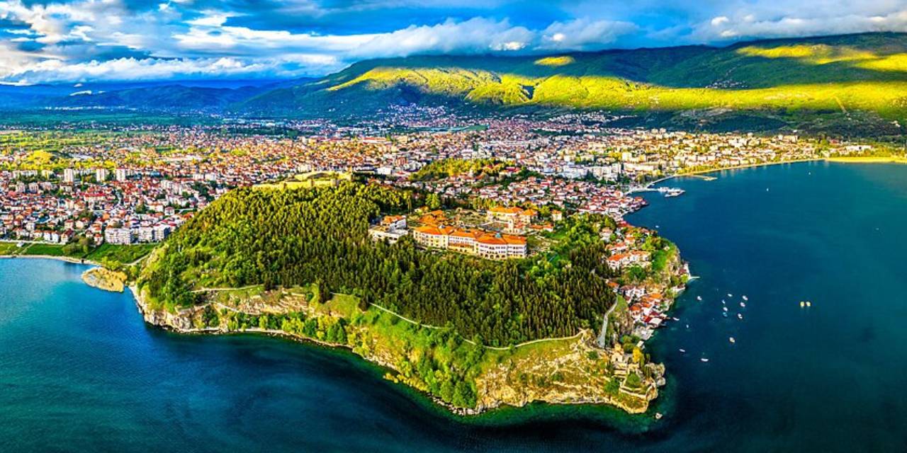 Vize istemiyor! O ülkeye giden Türkler geri dönmüyor!