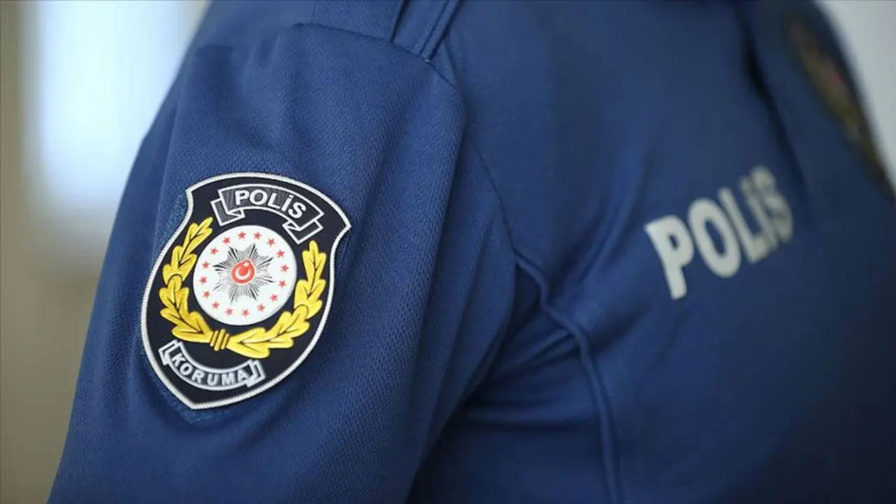 Antalya'da darp iddiası: 2 polis görevden uzaklaştırıldı