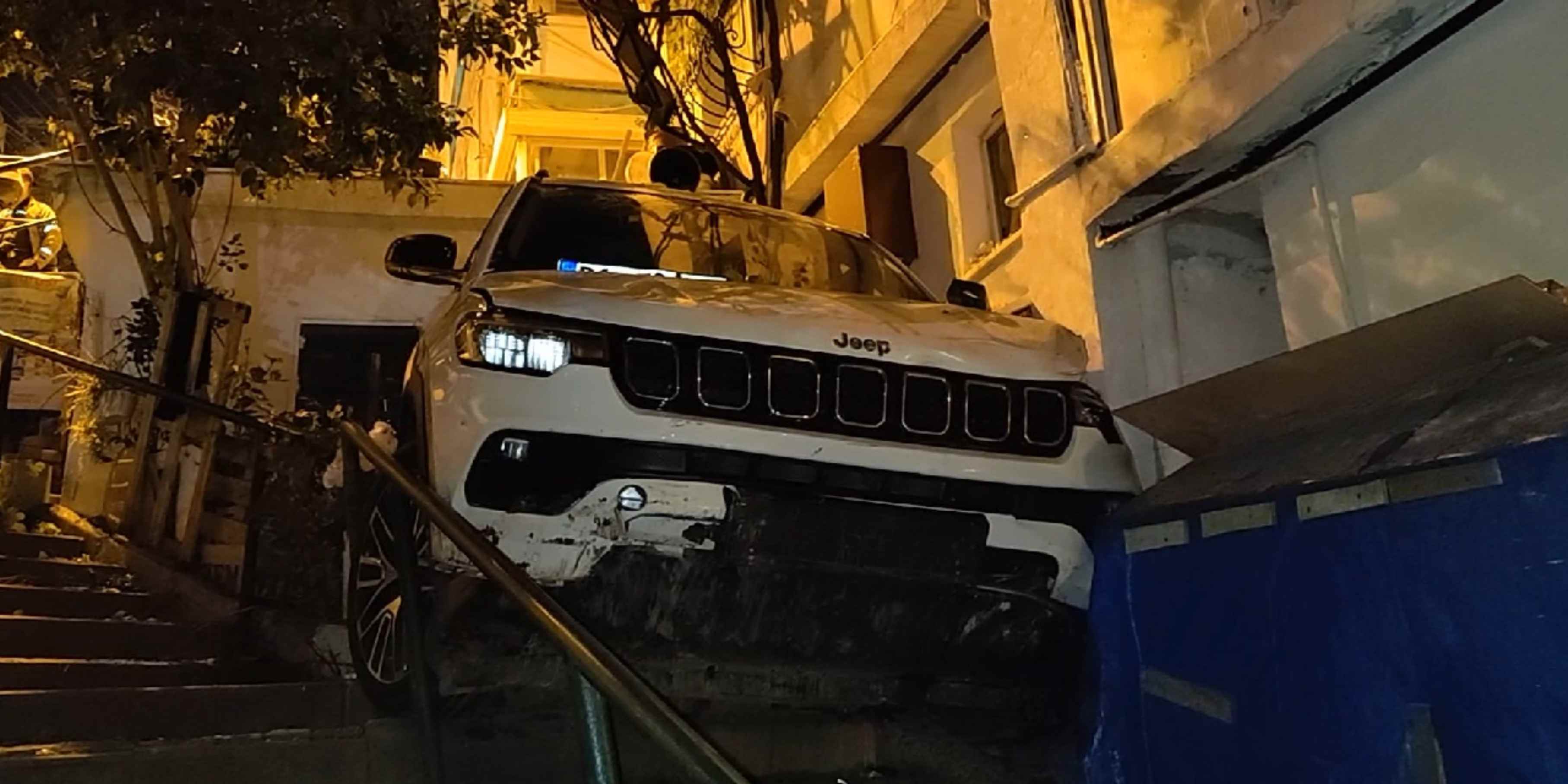 Cip bina boşluğuna uçtu