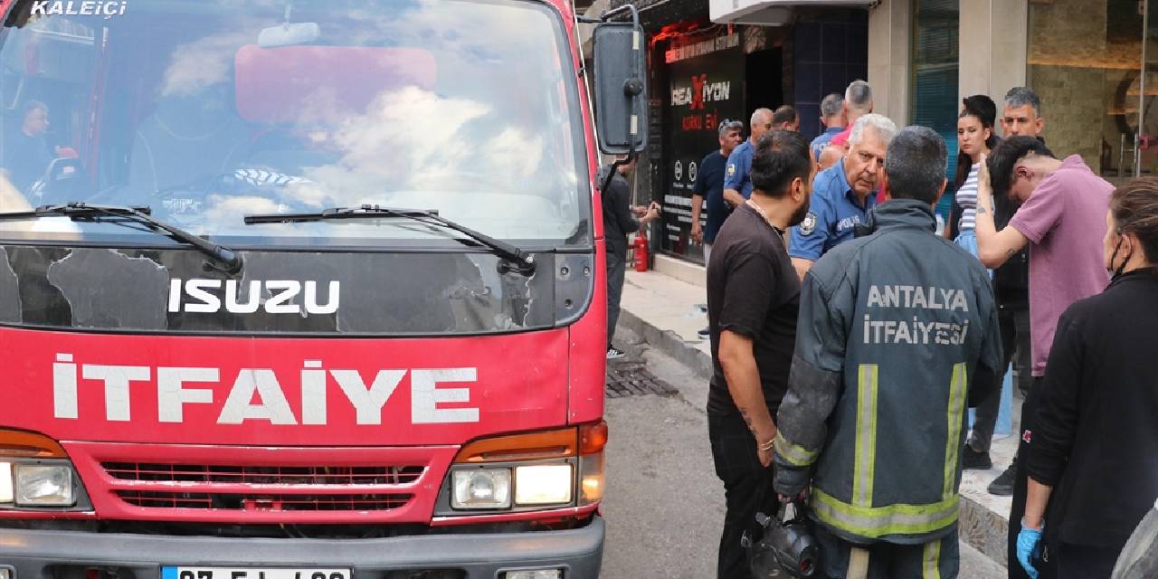 Korku evinde yangın: 3 kişi yaralandı