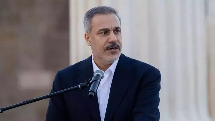 Hakan Fidan'dan YPG açıklaması: Askeri yapısı çözülmeli