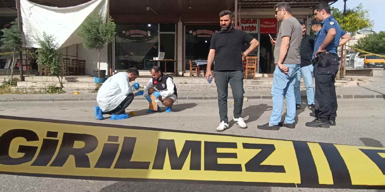 Kahvehane önünde silahlı saldırı: 1 kişi hayatını kaybetti