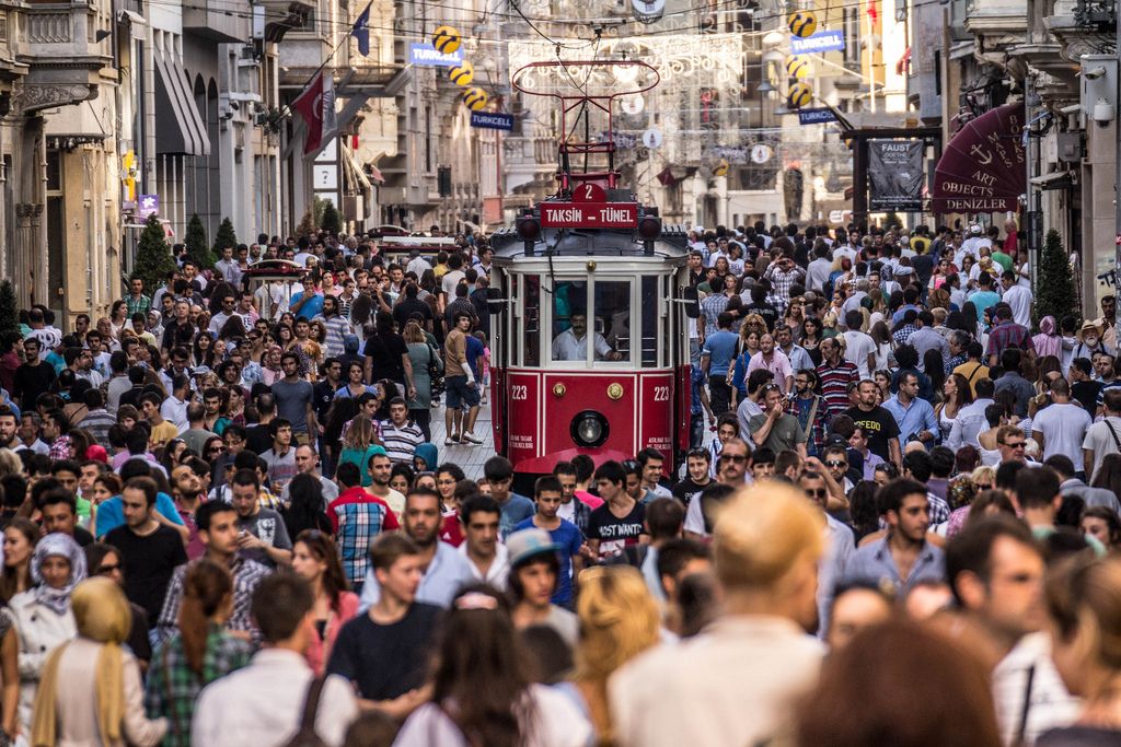 AKP'nin nisan raporu ortaya çıktı: Halkın yüzde 78'i ekonomi yönetimine güvenmiyor