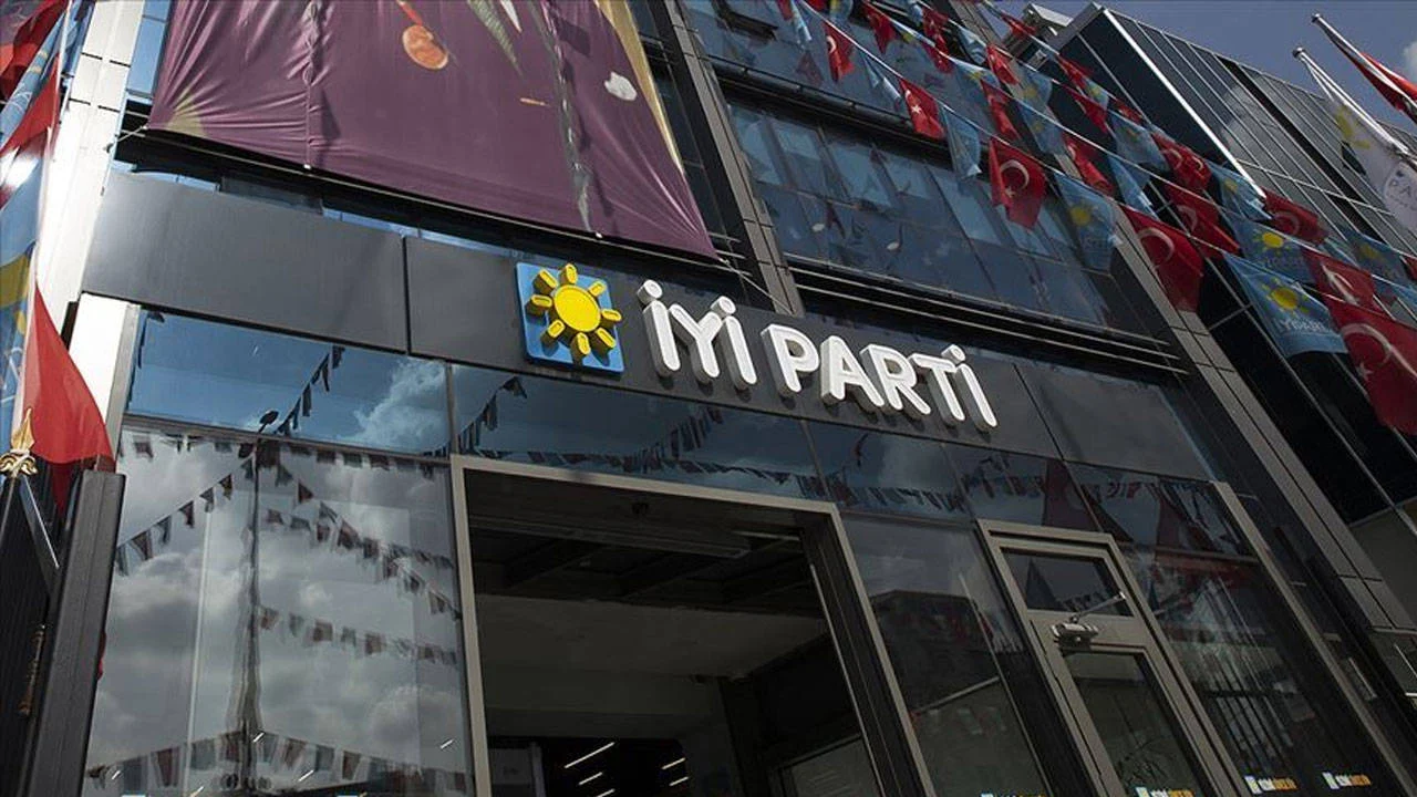 İYİ Partili başkan görevden alındı