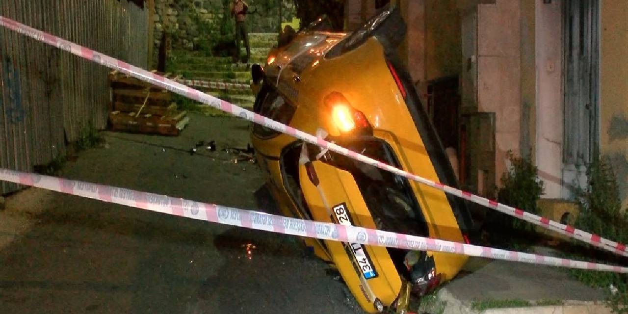 Taksi çıkmaz sokağa uçtu: O anlar kamerada