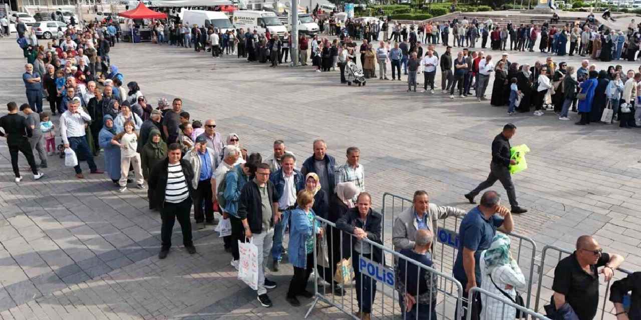 Hibe olduğunu duyan akın etti: 147 bin adet dağıtıldı