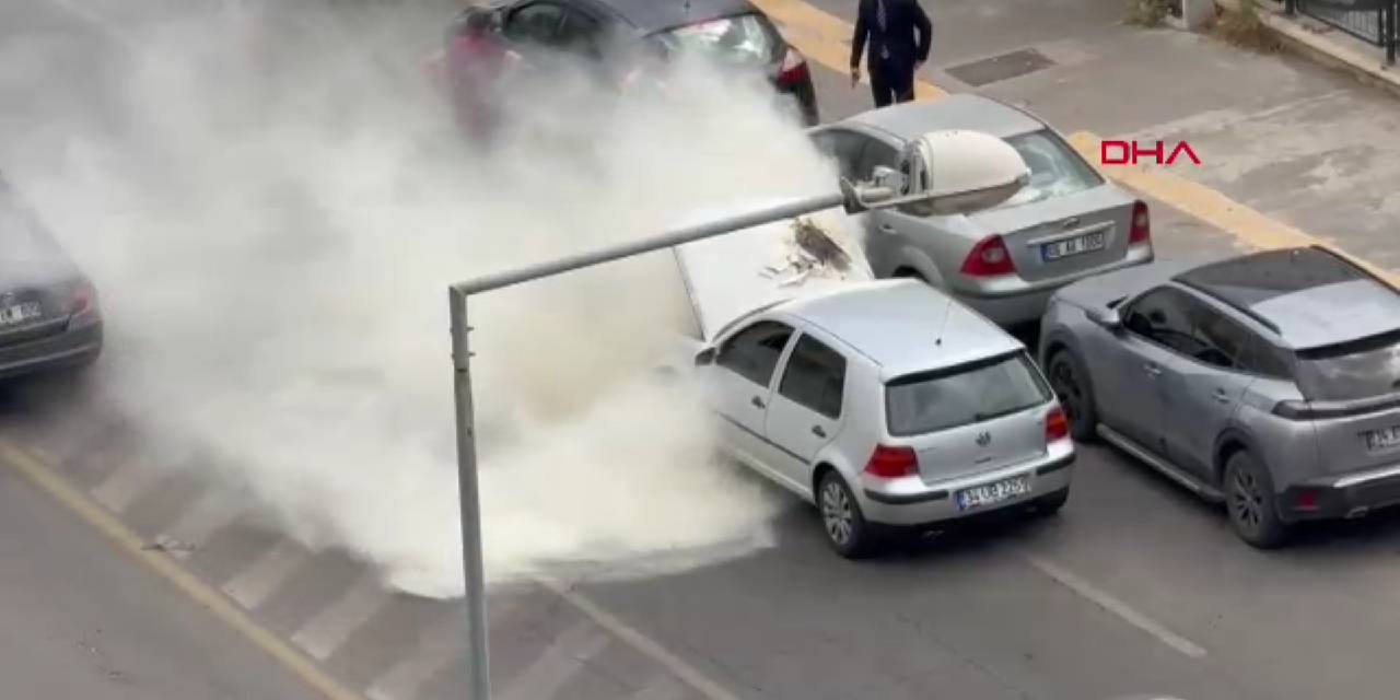 Seyir halindeki otomobil alev aldı