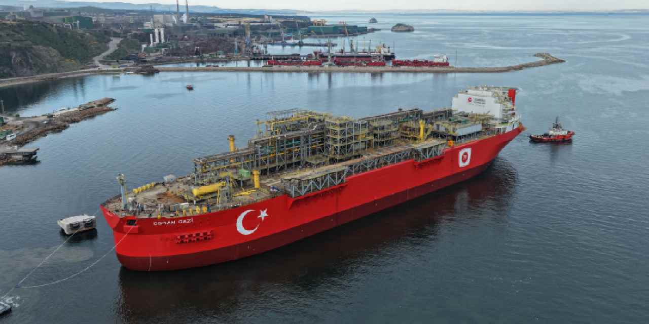 İstanbul Boğazı'nda gemi trafiği çift yönlü kapatıldı