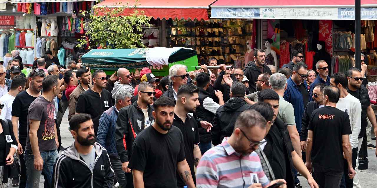 Şarkıcı Şimal'e veda: Son yolculuğuna uğurlandı