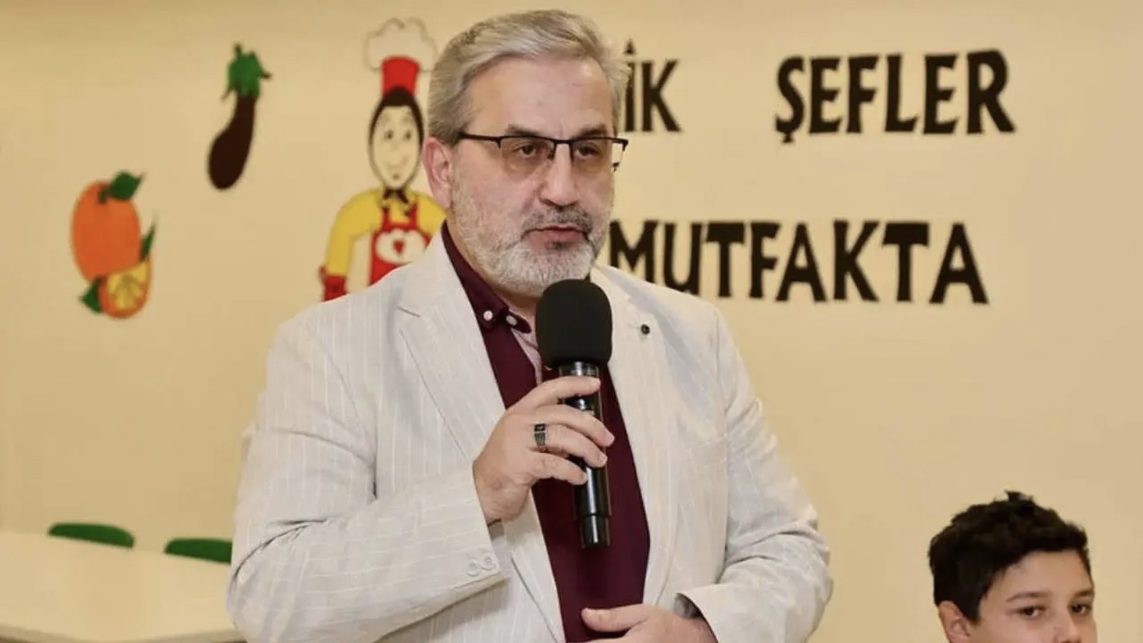 Volkan Konak'a hakaret edip, Özgür Özel'i tehdit etmişti: O müftünün tayini iptal edildi