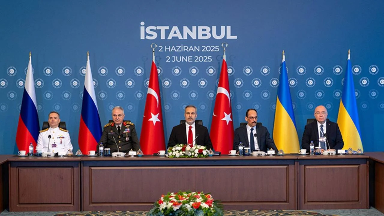 Hakan Fidan, üçlü görüşmelerin açılışında konuştu: Liderler toplantısı için gerekli hazırlıkları ele almayı öngörüyoruz