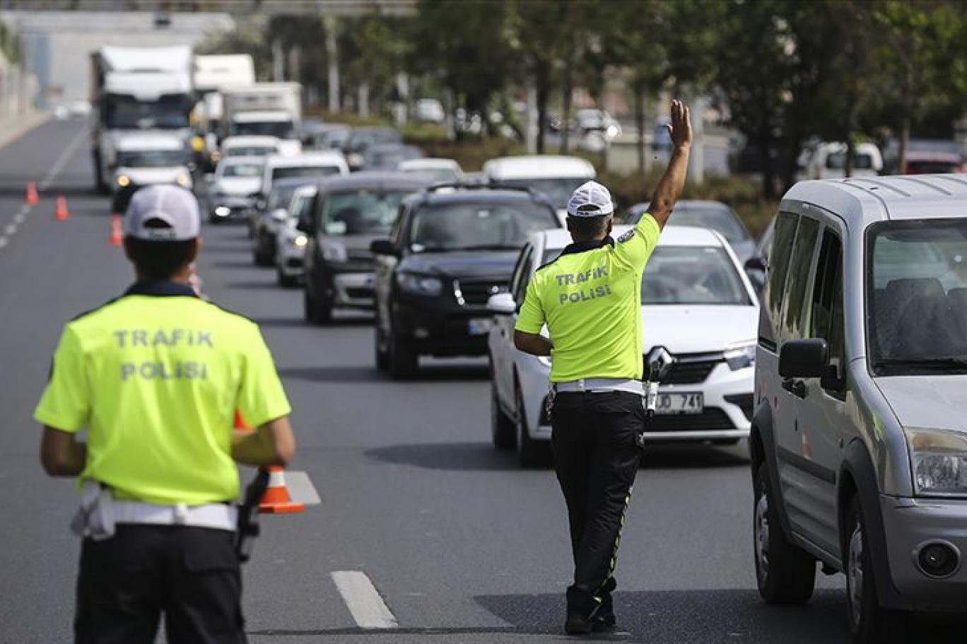 Bakanlık trafik tedbirlerini açıkladı: Bazı otoyollarda o araçlar yasak