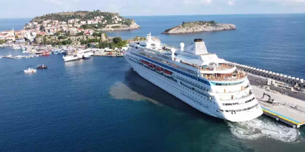 Bayram tatili için şimdiden doldu: Valizini alan oraya akın ediyor