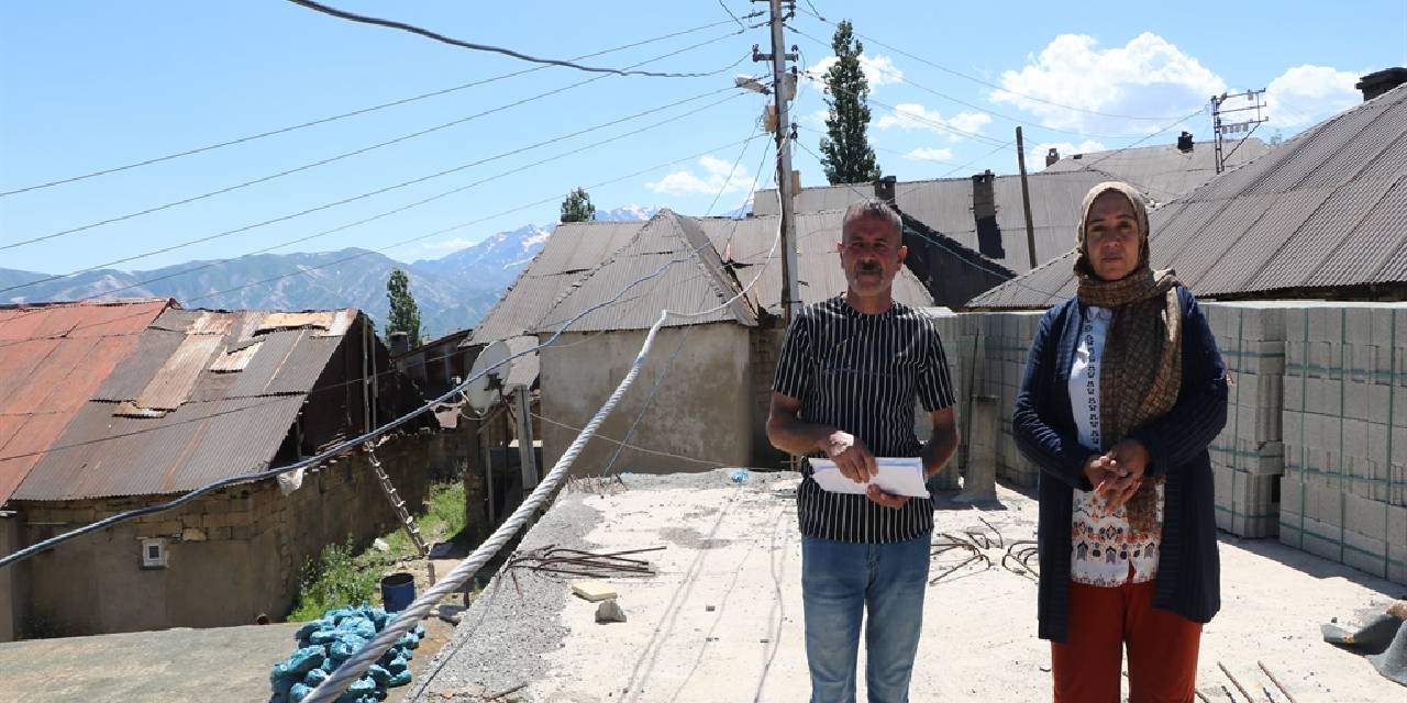 Elektrik hattı nedeniyle 7 yıldır evlerini tamamlayamayan aileden yardım çağrısı