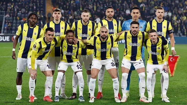Fenerbahçe'de bir futbolcu daha ayrıldı