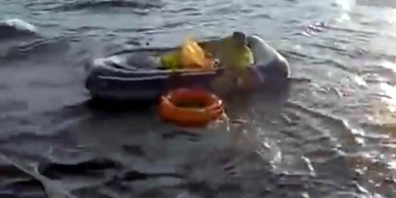 Lastik botla 1 saat boyunca sürüklendi: Kıyıya dönemedi