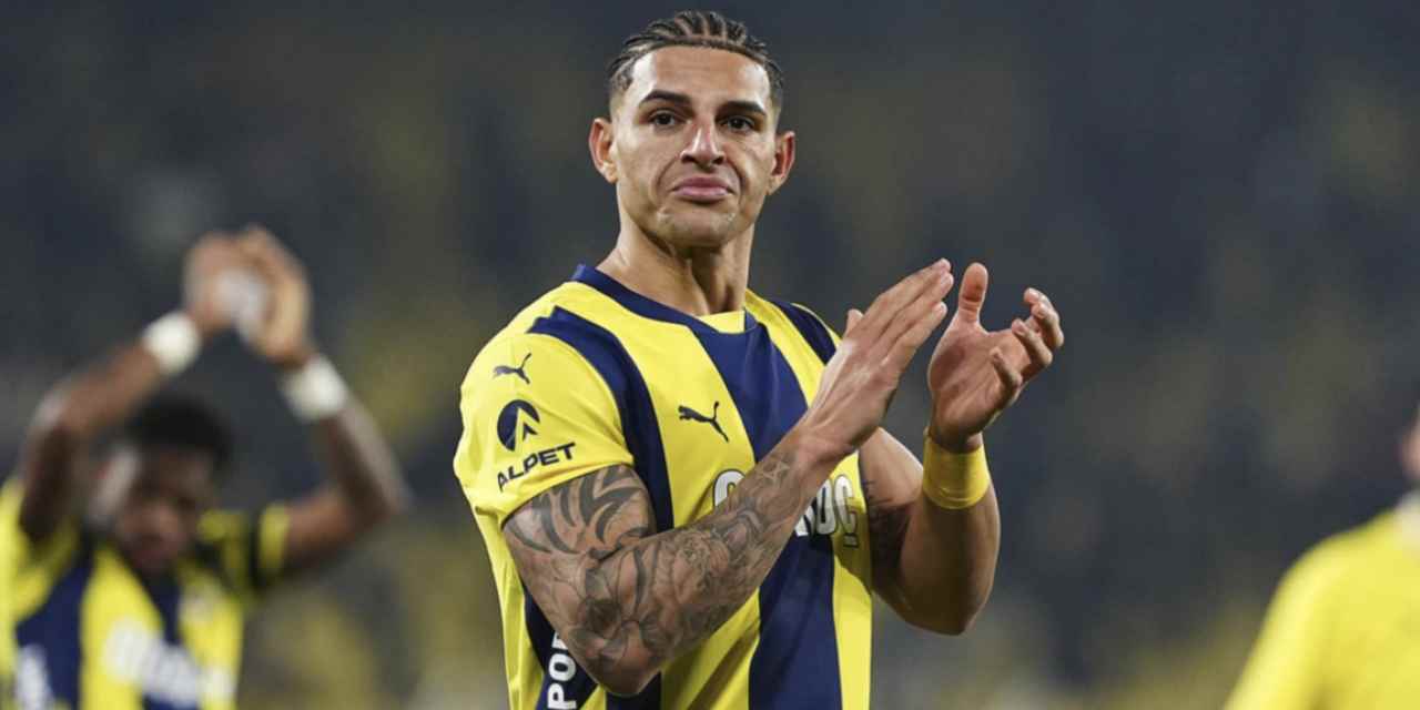 Yıldız futbolcu saçlarını sarıya boyattı: İmaj değişikliğinin nedeni belli oldu