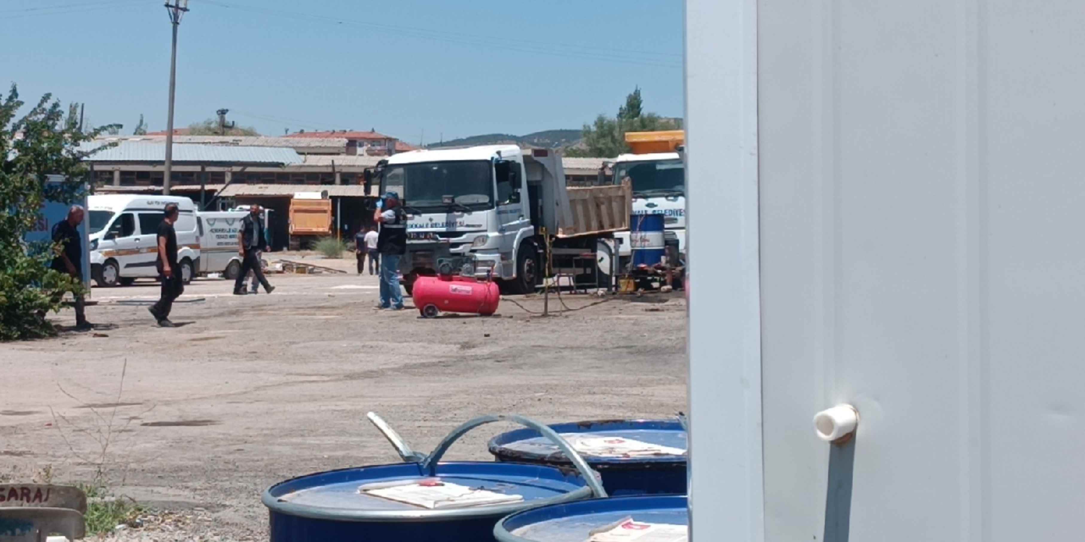 Köpük tankı bomba gibi patladı: 1 ağır yaralı