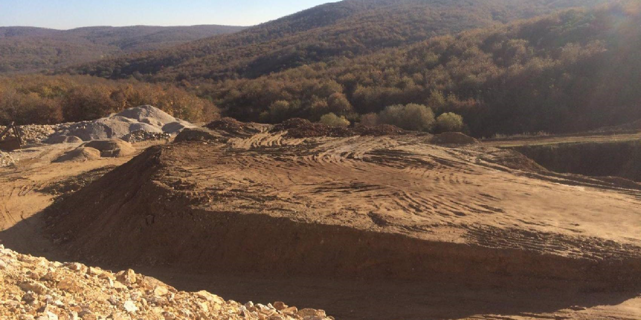 Çatalca’da felaket! Kum ocağında göçük: 2 işçi balçığa gömüldü!